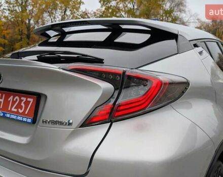 Тойота C-HR 2019 в Киеве на Automoto.ua Серый Тойота C-HR, объемом двигателя 1.8 л и пробегом 133 тыс. км за 21500 $, фото 8 на Automoto.ua