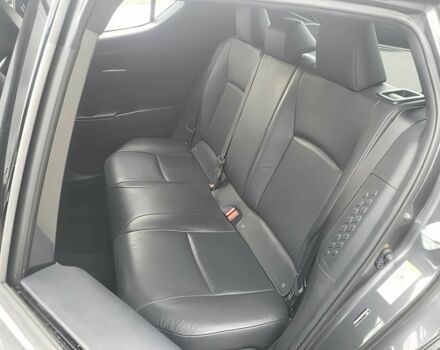 Серый Тойота C-HR, объемом двигателя 2 л и пробегом 37 тыс. км за 11200 $, фото 11 на Automoto.ua