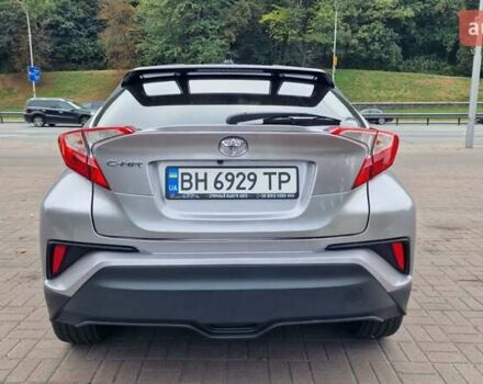 Серый Тойота C-HR, объемом двигателя 1.99 л и пробегом 72 тыс. км за 18500 $, фото 6 на Automoto.ua