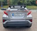 Серый Тойота C-HR, объемом двигателя 1.99 л и пробегом 72 тыс. км за 18500 $, фото 6 на Automoto.ua