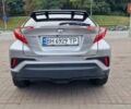 Серый Тойота C-HR, объемом двигателя 1.99 л и пробегом 72 тыс. км за 18500 $, фото 2 на Automoto.ua
