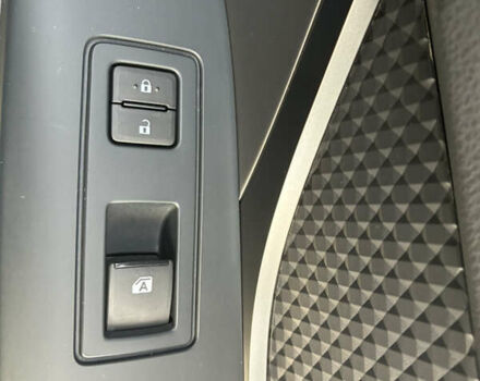 Серый Тойота C-HR, объемом двигателя 1.99 л и пробегом 60 тыс. км за 17900 $, фото 8 на Automoto.ua