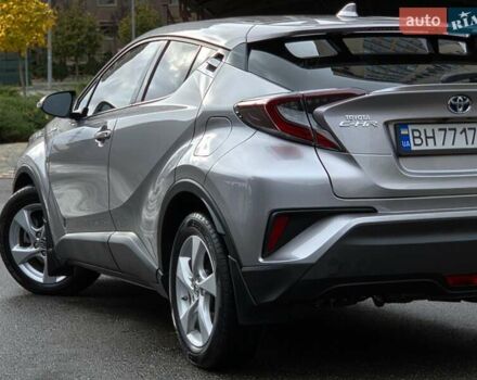 Сірий Тойота C-HR, об'ємом двигуна 1.8 л та пробігом 60 тис. км за 26500 $, фото 7 на Automoto.ua