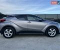 Тойота C-HR 2019 у Чернівцях на Automoto.ua Сірий Тойота C-HR, об'ємом двигуна 1.8 л та пробігом 99 тис. км за 27000 $, фото 3 на Automoto.ua