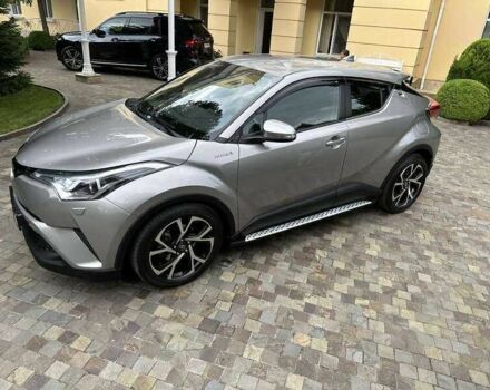 Серый Тойота C-HR, объемом двигателя 1.8 л и пробегом 77 тыс. км за 17900 $, фото 1 на Automoto.ua