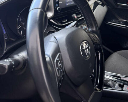 Серый Тойота C-HR, объемом двигателя 1.99 л и пробегом 136 тыс. км за 19300 $, фото 96 на Automoto.ua