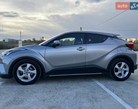 Тойота C-HR 2019 у Чернівцях на Automoto.ua Сірий Тойота C-HR, об'ємом двигуна 1.8 л та пробігом 99 тис. км за 27000 $, фото 2 на Automoto.ua