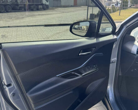 Сірий Тойота C-HR, об'ємом двигуна 1.8 л та пробігом 141 тис. км за 23000 $, фото 19 на Automoto.ua