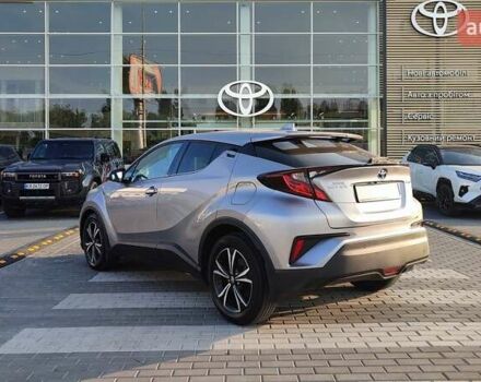 Серый Тойота C-HR, объемом двигателя 1.8 л и пробегом 81 тыс. км за 26309 $, фото 1 на Automoto.ua