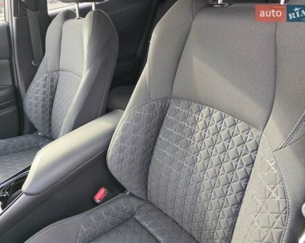 Серый Тойота C-HR, объемом двигателя 1.2 л и пробегом 60 тыс. км за 21900 $, фото 24 на Automoto.ua