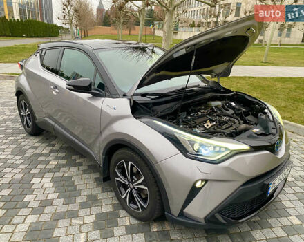 Серый Тойота C-HR, объемом двигателя 2 л и пробегом 76 тыс. км за 27000 $, фото 45 на Automoto.ua