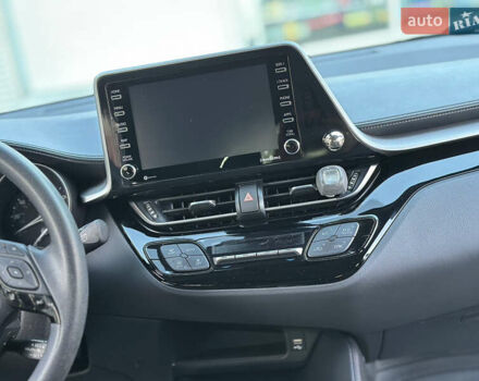 Серый Тойота C-HR, объемом двигателя 1.99 л и пробегом 60 тыс. км за 22500 $, фото 31 на Automoto.ua