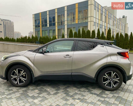 Серый Тойота C-HR, объемом двигателя 2 л и пробегом 76 тыс. км за 27000 $, фото 12 на Automoto.ua