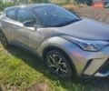 Серый Тойота C-HR, объемом двигателя 2 л и пробегом 52 тыс. км за 16699 $, фото 1 на Automoto.ua