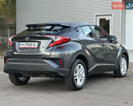 Серый Тойота C-HR, объемом двигателя 1.99 л и пробегом 60 тыс. км за 22500 $, фото 11 на Automoto.ua
