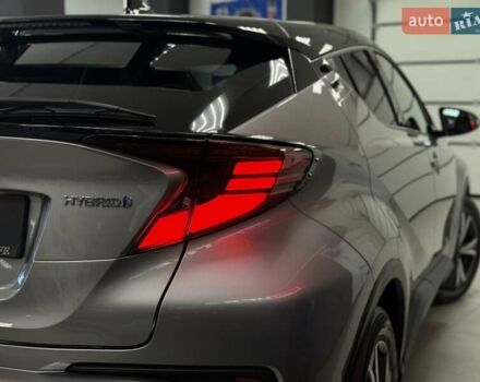 Сірий Тойота C-HR, об'ємом двигуна 1.99 л та пробігом 58 тис. км за 27500 $, фото 20 на Automoto.ua