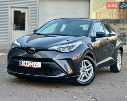 Серый Тойота C-HR, объемом двигателя 1.99 л и пробегом 60 тыс. км за 22500 $, фото 6 на Automoto.ua