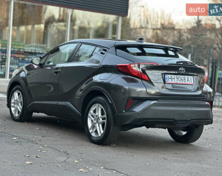 Серый Тойота C-HR, объемом двигателя 1.99 л и пробегом 60 тыс. км за 22500 $, фото 18 на Automoto.ua