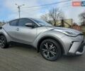 Серый Тойота C-HR, объемом двигателя 1.2 л и пробегом 60 тыс. км за 21900 $, фото 3 на Automoto.ua