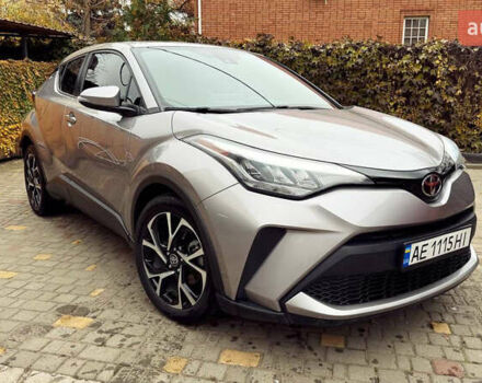 Серый Тойота C-HR, объемом двигателя 1.99 л и пробегом 67 тыс. км за 21500 $, фото 3 на Automoto.ua
