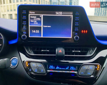 Серый Тойота C-HR, объемом двигателя 2 л и пробегом 76 тыс. км за 27000 $, фото 15 на Automoto.ua