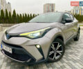 Серый Тойота C-HR, объемом двигателя 2 л и пробегом 76 тыс. км за 27000 $, фото 1 на Automoto.ua