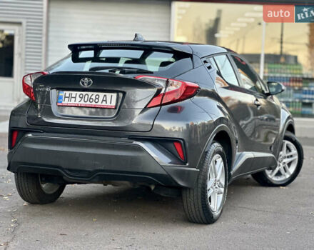 Серый Тойота C-HR, объемом двигателя 1.99 л и пробегом 60 тыс. км за 22500 $, фото 13 на Automoto.ua