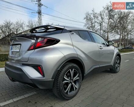 Серый Тойота C-HR, объемом двигателя 1.2 л и пробегом 60 тыс. км за 21900 $, фото 4 на Automoto.ua