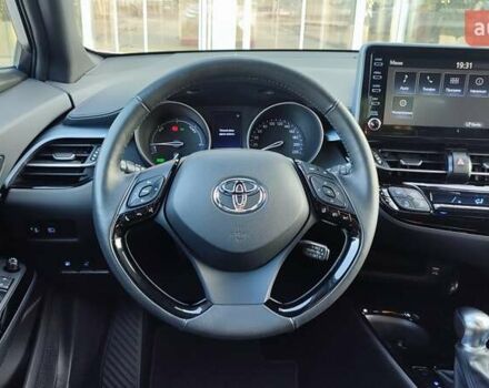 Серый Тойота C-HR, объемом двигателя 1.8 л и пробегом 81 тыс. км за 26309 $, фото 8 на Automoto.ua