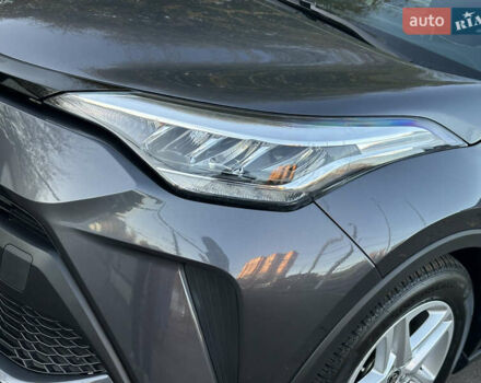 Серый Тойота C-HR, объемом двигателя 1.99 л и пробегом 60 тыс. км за 22500 $, фото 14 на Automoto.ua