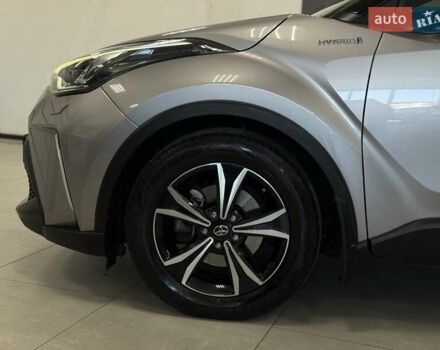 Сірий Тойота C-HR, об'ємом двигуна 1.99 л та пробігом 58 тис. км за 27500 $, фото 16 на Automoto.ua