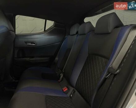 Сірий Тойота C-HR, об'ємом двигуна 1.99 л та пробігом 58 тис. км за 27500 $, фото 47 на Automoto.ua
