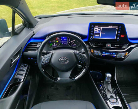 Серый Тойота C-HR, объемом двигателя 2 л и пробегом 76 тыс. км за 27000 $, фото 14 на Automoto.ua
