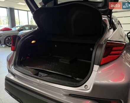 Сірий Тойота C-HR, об'ємом двигуна 1.99 л та пробігом 58 тис. км за 27500 $, фото 53 на Automoto.ua