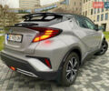 Серый Тойота C-HR, объемом двигателя 2 л и пробегом 76 тыс. км за 27000 $, фото 1 на Automoto.ua
