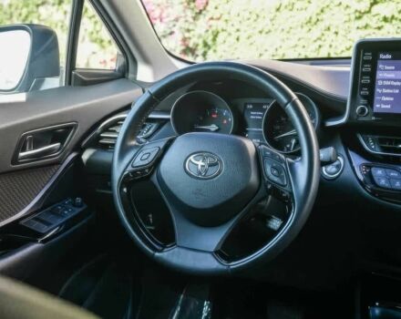 Серый Тойота C-HR, объемом двигателя 2 л и пробегом 33 тыс. км за 8400 $, фото 12 на Automoto.ua