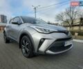 Серый Тойота C-HR, объемом двигателя 1.2 л и пробегом 60 тыс. км за 21900 $, фото 2 на Automoto.ua