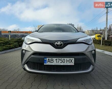 Серый Тойота C-HR, объемом двигателя 1.2 л и пробегом 60 тыс. км за 21900 $, фото 1 на Automoto.ua