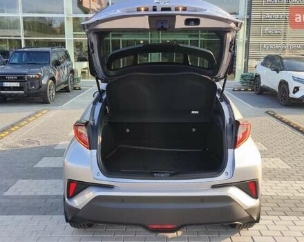 Серый Тойота C-HR, объемом двигателя 1.8 л и пробегом 81 тыс. км за 26309 $, фото 9 на Automoto.ua
