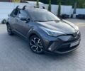 Серый Тойота C-HR, объемом двигателя 2 л и пробегом 62 тыс. км за 17500 $, фото 1 на Automoto.ua