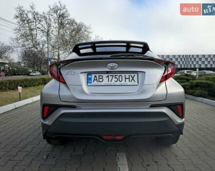 Серый Тойота C-HR, объемом двигателя 1.2 л и пробегом 60 тыс. км за 21900 $, фото 6 на Automoto.ua