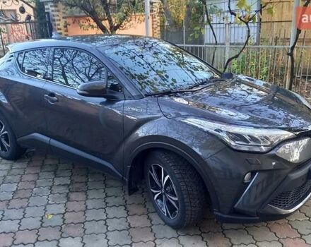 Серый Тойота C-HR, объемом двигателя 1.8 л и пробегом 71 тыс. км за 26500 $, фото 3 на Automoto.ua