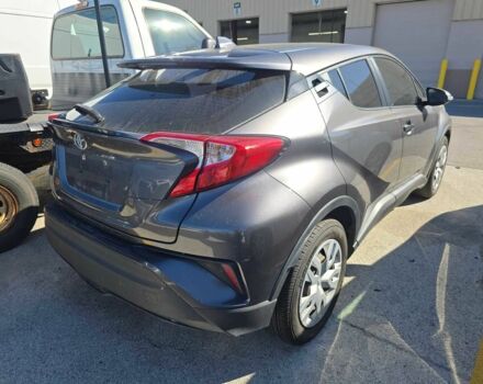 Серый Тойота C-HR, объемом двигателя 2 л и пробегом 32 тыс. км за 5300 $, фото 2 на Automoto.ua