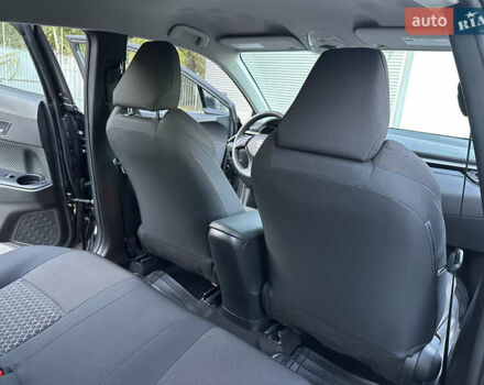 Серый Тойота C-HR, объемом двигателя 1.99 л и пробегом 60 тыс. км за 22500 $, фото 24 на Automoto.ua