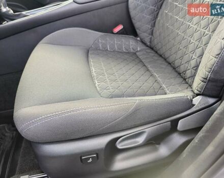 Серый Тойота C-HR, объемом двигателя 1.2 л и пробегом 60 тыс. км за 21900 $, фото 13 на Automoto.ua