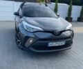 Серый Тойота C-HR, объемом двигателя 2 л и пробегом 62 тыс. км за 17500 $, фото 1 на Automoto.ua