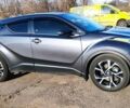 Серый Тойота C-HR, объемом двигателя 2 л и пробегом 50 тыс. км за 21000 $, фото 1 на Automoto.ua