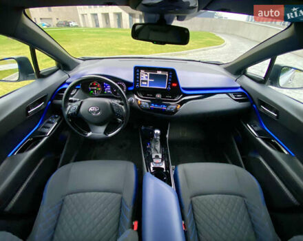 Серый Тойота C-HR, объемом двигателя 2 л и пробегом 76 тыс. км за 27000 $, фото 18 на Automoto.ua
