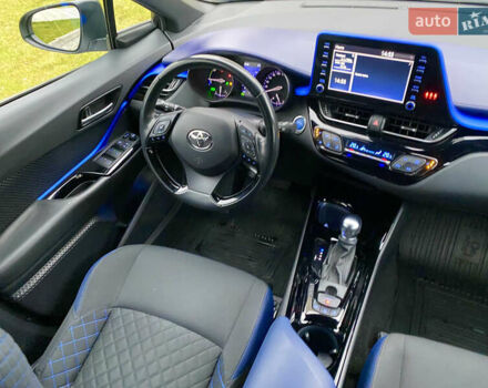 Серый Тойота C-HR, объемом двигателя 2 л и пробегом 76 тыс. км за 27000 $, фото 17 на Automoto.ua