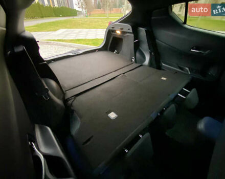 Серый Тойота C-HR, объемом двигателя 2 л и пробегом 76 тыс. км за 27000 $, фото 40 на Automoto.ua